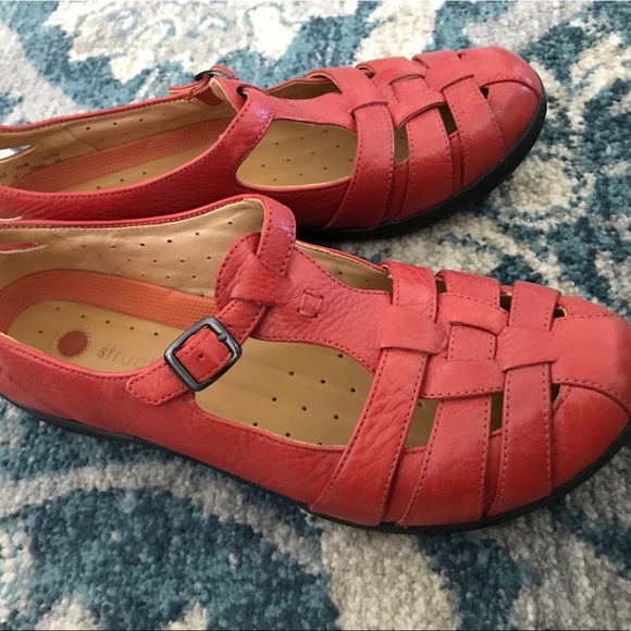 structured clarks sandals